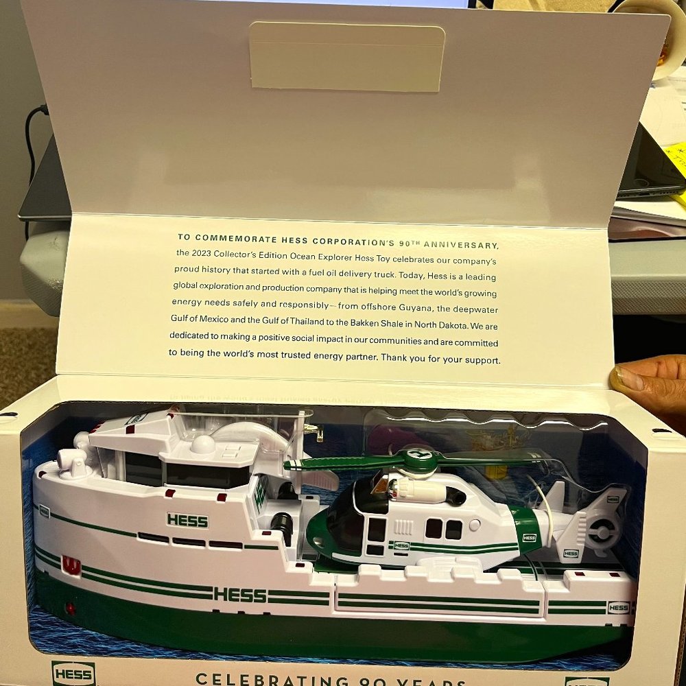 HESS 2023 Toy Truck 90TH Anniversary Collectors Edition Ocean Explorer